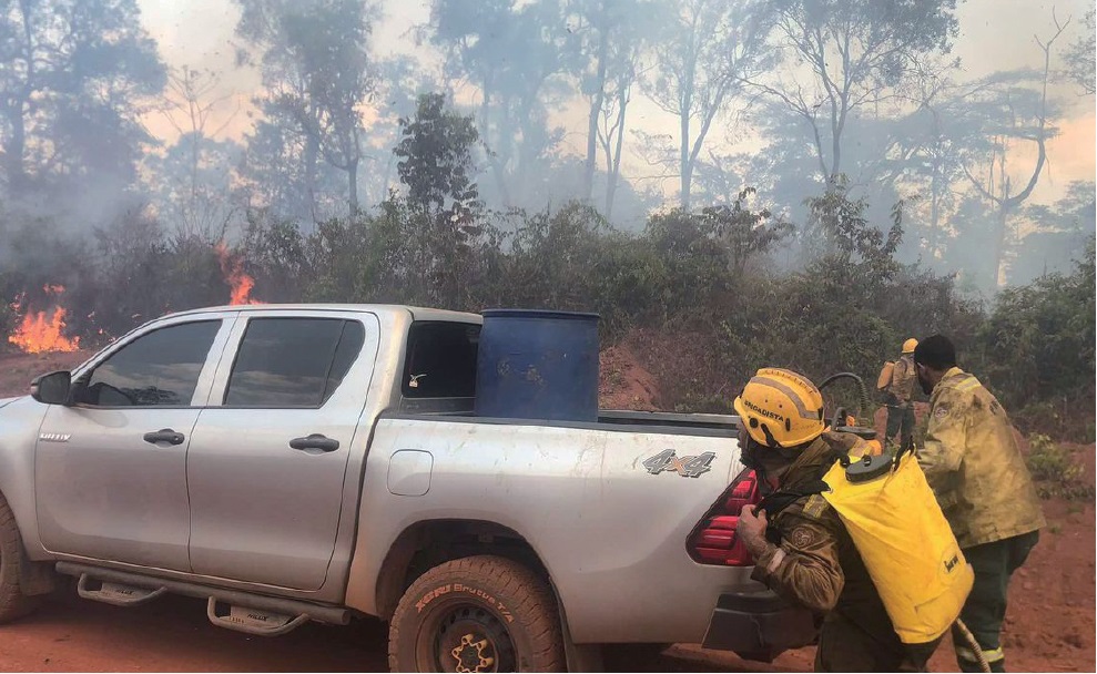 アマゾン火事消火活動